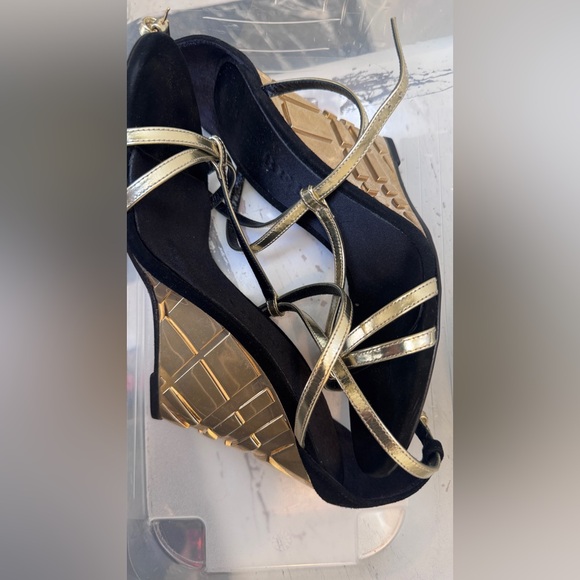 Burberry 'Hayfield' Wedge Sandals, Size 40 beige Gold Burberry shoes - Picture 5 of 17